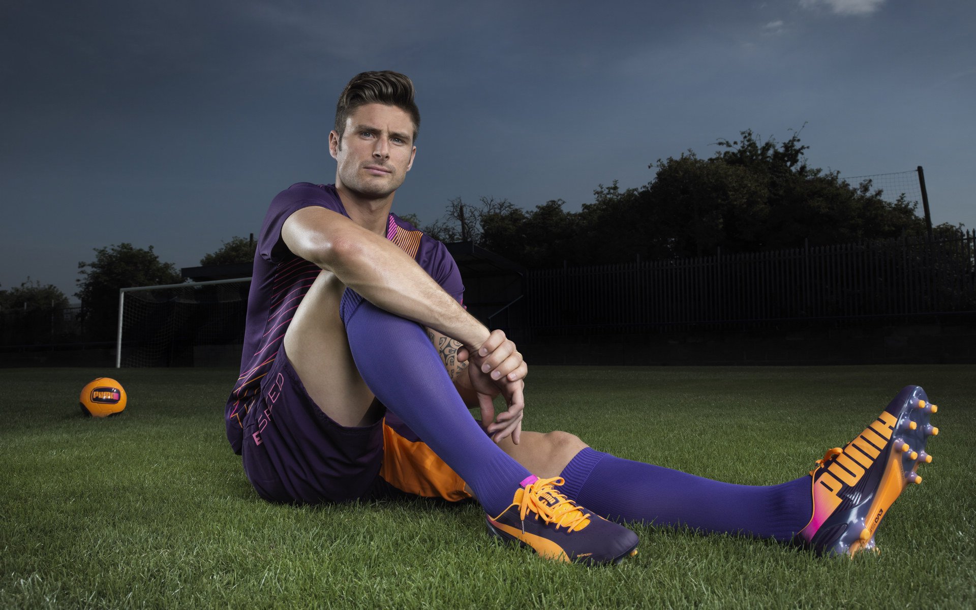 曼联签下新中场天才,为未来攻坚